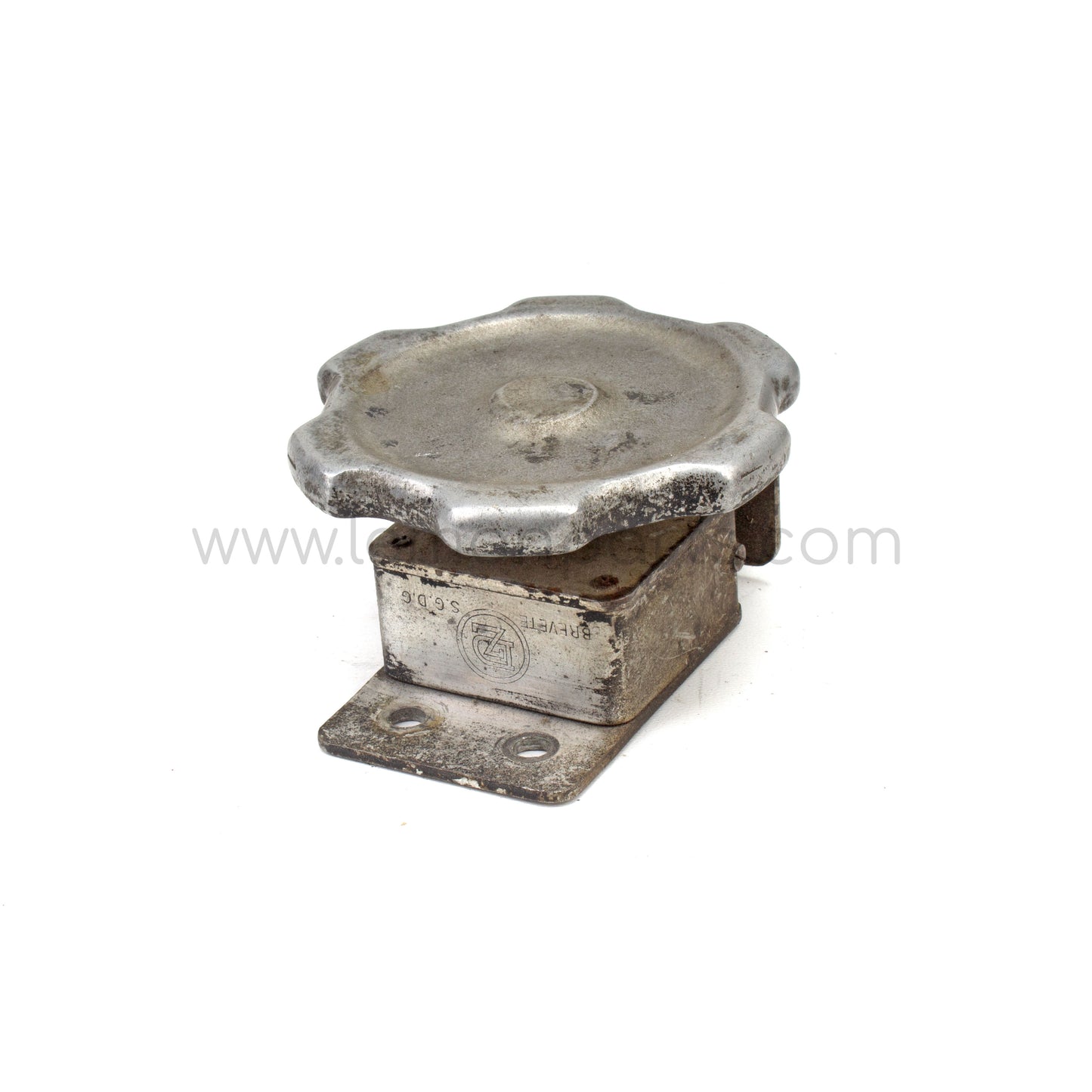 Radiator screen windup knob for Ferrari 250